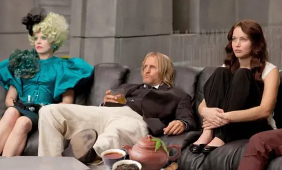 Haymitch buvant un thé